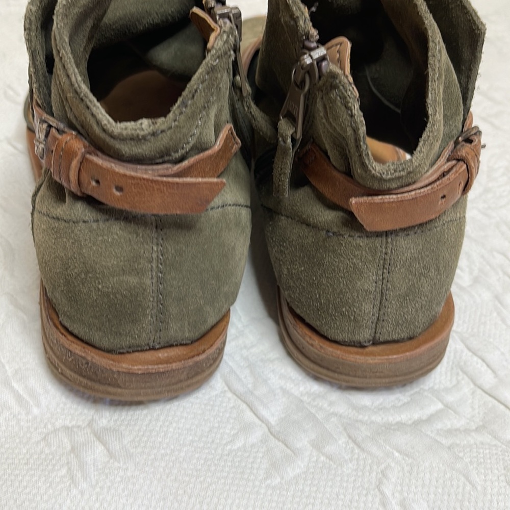 Miz Mooz Finney Gladiator Sandals Flats Shoes Green Suede Leather 40 US 9.5 - Picture 3 of 9